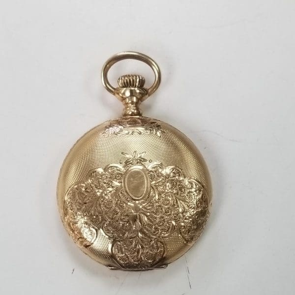 14k giel Gold amerikanesch Waltham handgravéiert Taschenuhr mat wäissem Ziffer 3