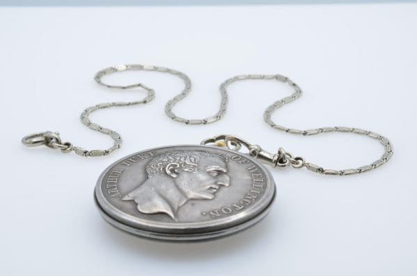 Duke of Wellington Medal Pocket Watch Silver with Chain 1930 7