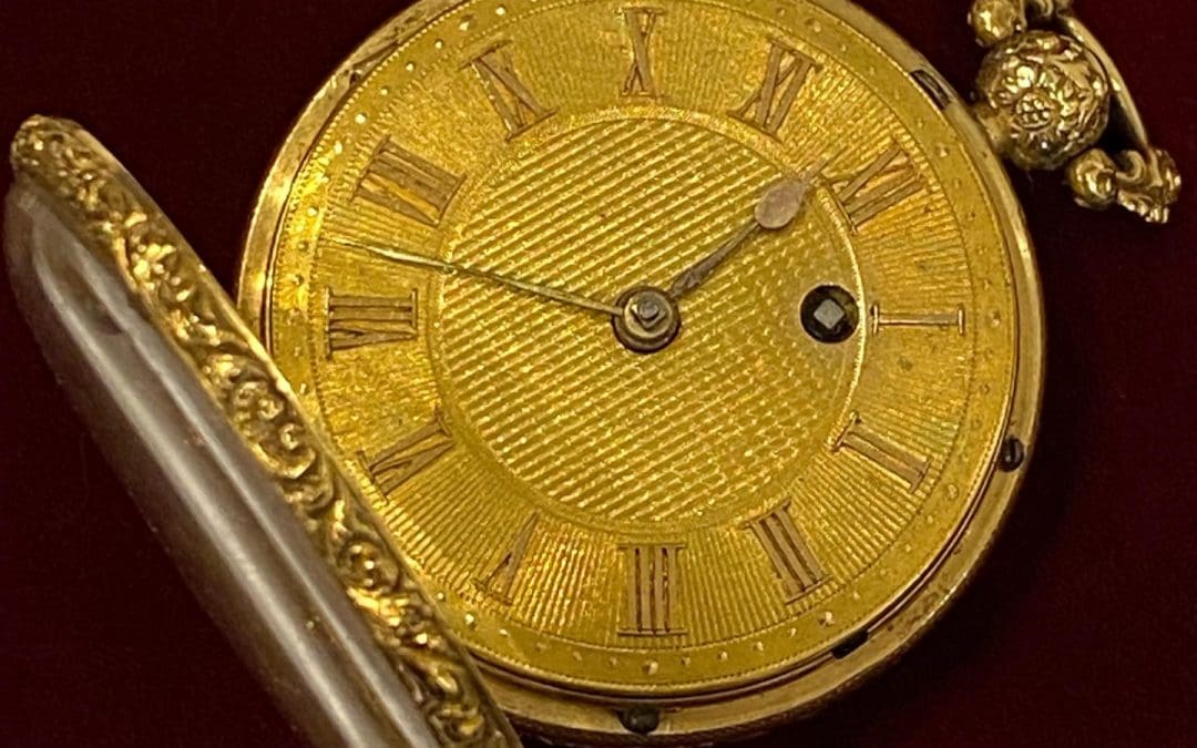 Блог 16 - WatchMuseum.org Руководство по хранению антикварных карманных часов: что можно и чего нельзя делать