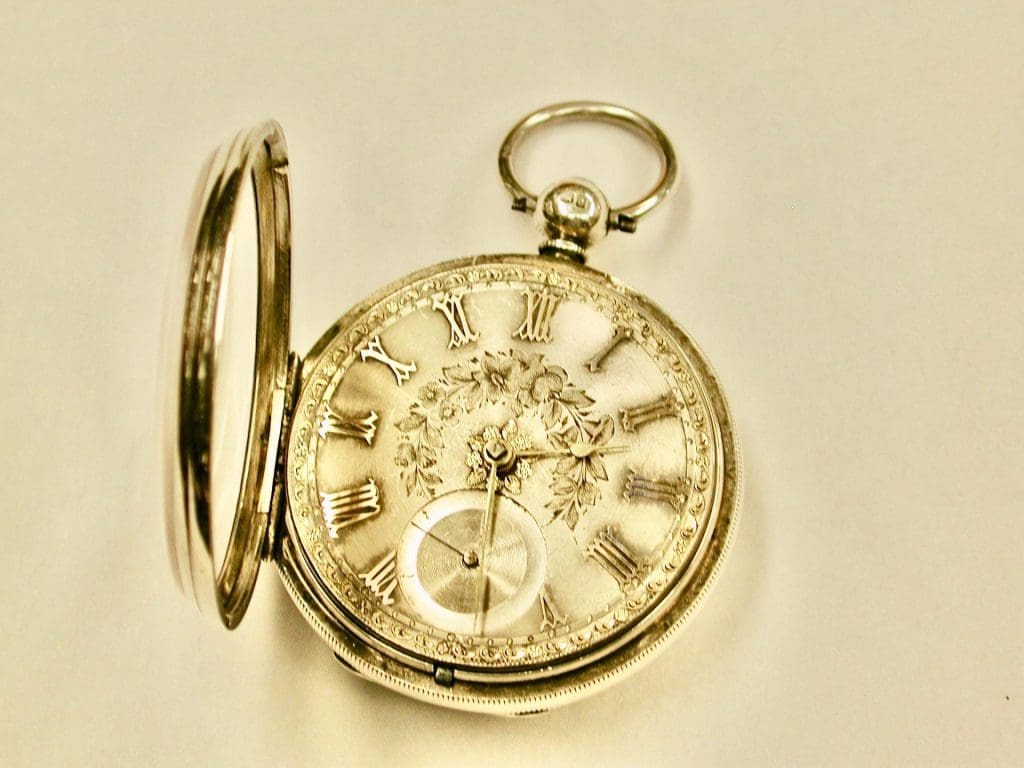 Reloj de bolsillo victoriano de plata con fecha de 1862 Ensayado en Londres 6