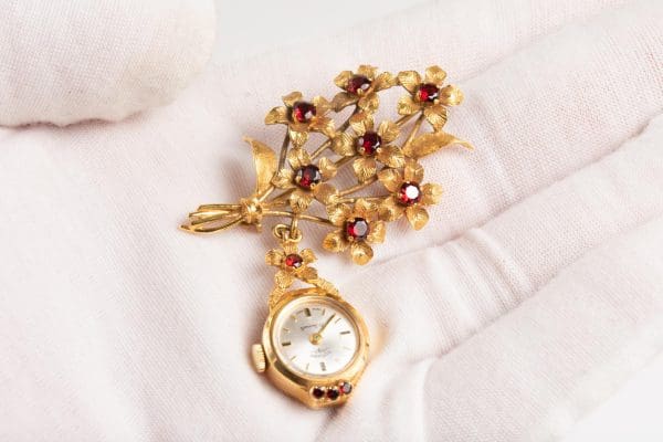 Vintage Roundabout 9 CT Gold Watch Floral Brooch 4