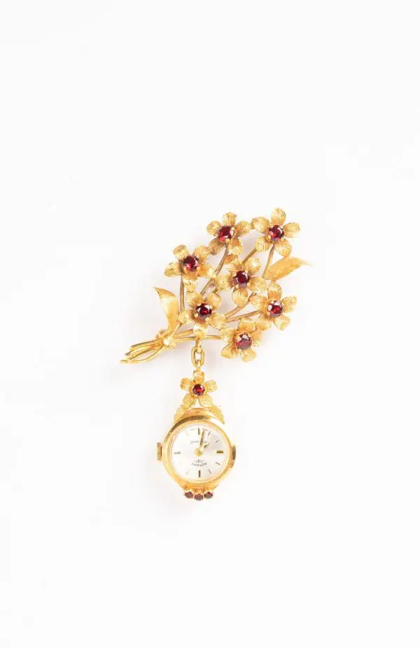 Vintage Roundabout 9 CT Gold Watch Floral Brooch 9